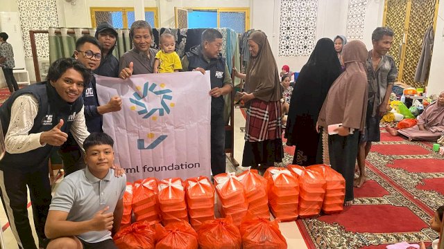 Tim RML Foundation Bantu Warga Terdampak Banjir di Kecamatan Biringkanaya.