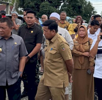 Bareng Legislator NasDem Abd Rahman Tinjau Jembatan Roboh, Bupati Sidrap Terpilih Syaharuddin Alrif Janji Perbaikan Cepat
