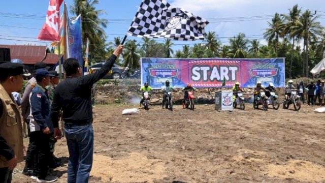 Bupati Barru Buka Lomba Balap Motor Taxi Gabah, Ajak Masyarakat Syukuri Nikmat dan Jaga Sportivitas