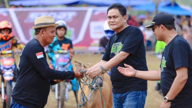 Bupati Barru Meriahkan Pesta Rakyat Lomba Taxi Gabah Harapan Cup III