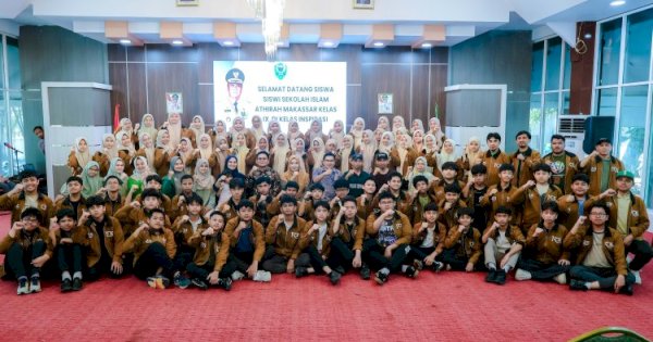 Bupati Barru Sambut Siswa Siswi SMP Islam Athirah Makassar