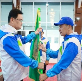 Bupati Barru Lepas Kontingen POPDA, Beri Semangat Juang untuk Raih Prestasi Terbaik