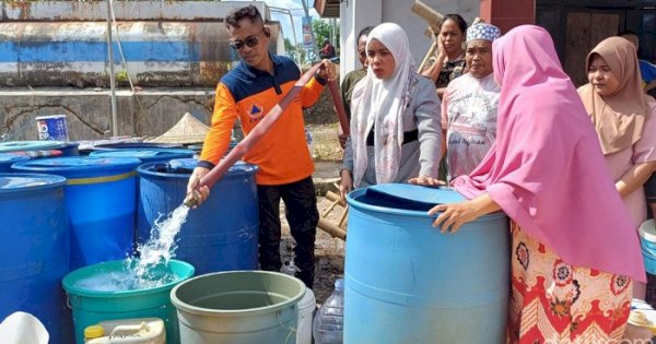 Pemkab Maros Kerahkan 9 Armada Salurkan Air Bersih Bantu 45 Ribu Warga Terdampak Kekeringan