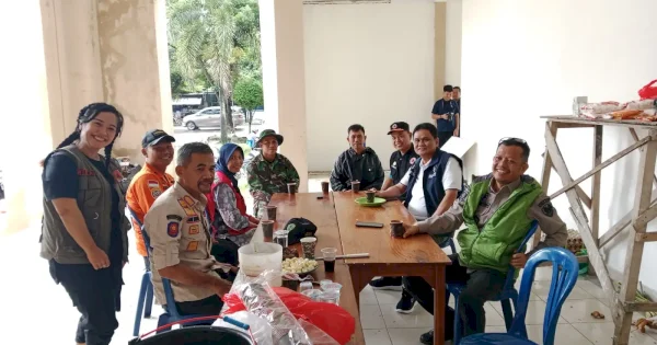 Bupati Barru Kunjungi Dapur Umum di Islamic Centre
