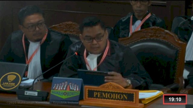 Penasehat Hukum Paslon Erat Bersalam.