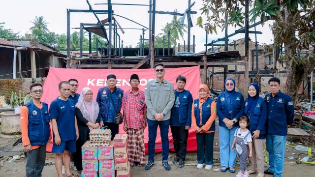 Bantuan Kemanusiaan untuk Korban Kebakaran di Barru, Teguh Iswara Suardi: “Percayalah, di Balik Musibah Pasti Ada Hikmah