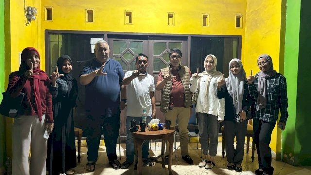 Bupati Sidrap Terpilih Syaharuddin Alrif Bersama Pengurus Himaprodi PBSI UNM.