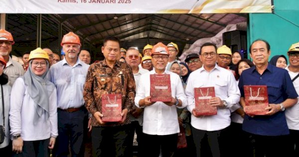 Pj Gubernur Sulsel Prof Fadjry Djufry Dampingi Menko Zulkifli Hasan Tinjau Gudang Kakao PT Papandayan Cocoa Industries