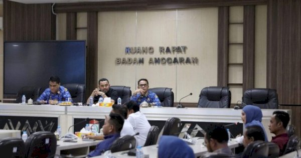 Rapat bersama TAPD Pemkot, Banggar DPRD Makassar Peringatkan soal Belanja Anggaran