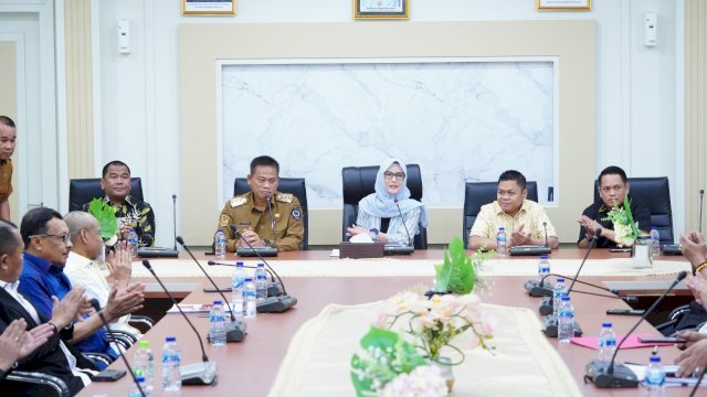 Pj Gubernur Sulsel, Prof Fadjry Djufry Bersama Pimpinan DPRD Sulsel.