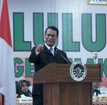 Hadiri Wisuda UNM, Mentan Amran Beri Pesan Ini untuk Generasi Muda