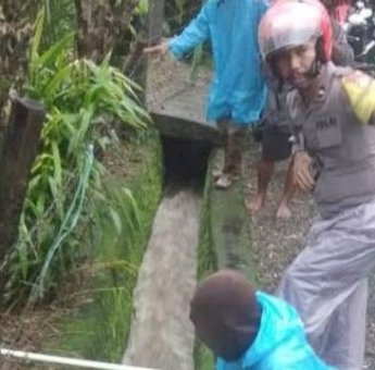 Bocah 10 Tahun di Barru Hilang Terseret Arus Saat Pulang Sekolah