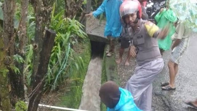 Bocah 10 Tahun di Barru Hilang Terseret Arus Saat Pulang Sekolah