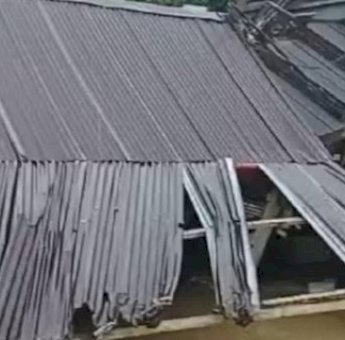 Rumah Warga di Barru Roboh Diterjang Banjir, Ketinggian Air 120 Cm