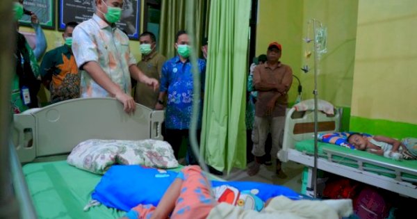 Bupati Pangkep Yusran Kunjungi Pasien DBD dan Beri Pesan ke Warga: Jaga Kebersihan Lingkungan-Jajanan untuk Anak