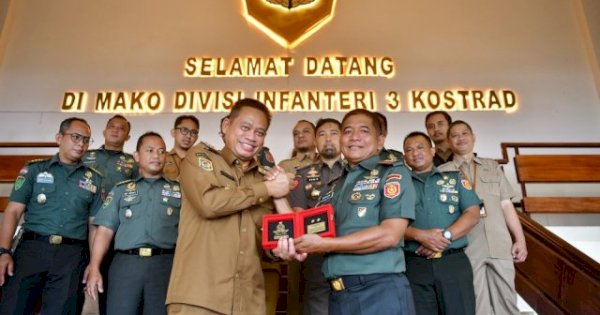 Perkuat Kolaborasi di Jajaran Forkopimda, Prof Fadjry Djufry Kunjungan Silaturahmi ke Mako Pangdivif 3 Kostrad di Gowa