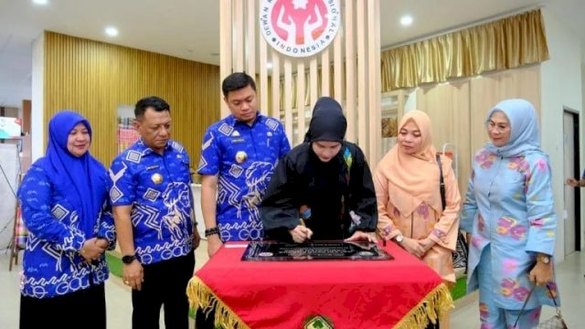 Bupati Gowa Adnan Resmikan Galeri UMKM Dekranasda.