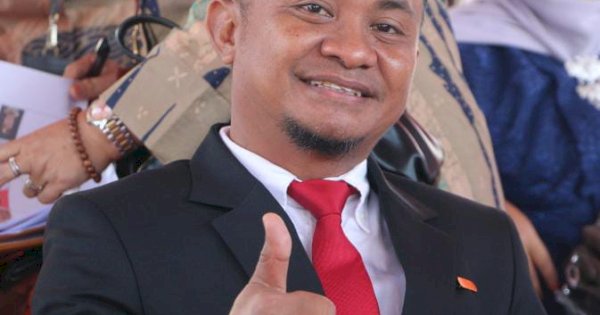 Andi Asman Sulaiman Niatkan Gaji Pertama sebagai Bupati Bone akan di Sumbangkan ke Mesjid