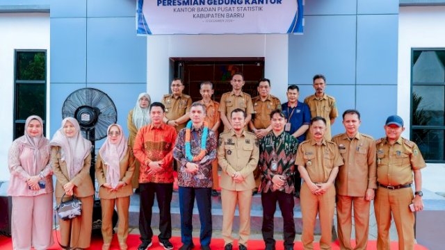 Mewakili Bupati Barru, Plh.Sekretaris Daerah Kabupaten Barru Andi Syarifuddin, S.IP.,M.SI hadiri Peresmian Gedung Kantor Badan Pusat Statistik (BPS) Kabupaten Barru.