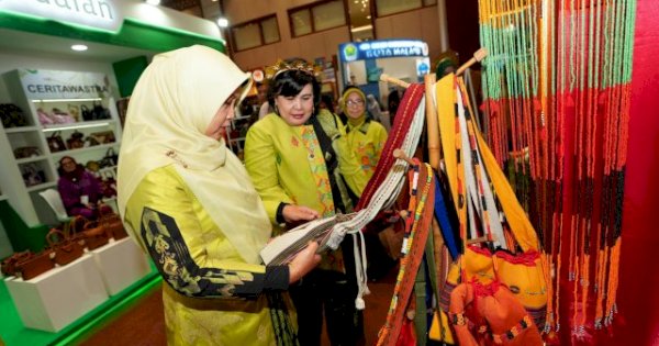 Dekranasda Sulsel Kembali Berpartisipasi di INACRAFT 2025, Tampilkan Produk Unggulan dari Kabupaten Kota