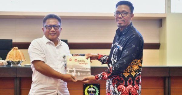 Plh Kadis Kominfo SP Sulsel Promosikan Kuliner-Wisata Khas Sulsel di Hadapan Pj Wali Kota Salatiga