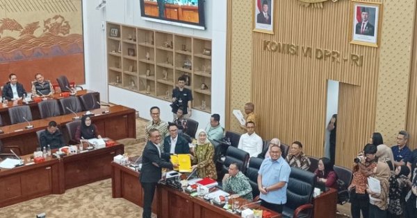 DPR-Pemerintah Sepakat Kebut Pengesahan RUU BUMN Terkait Danantara