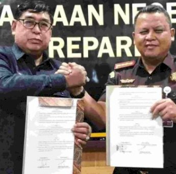 Pemkot Serahkan Hibah Bangunan Senilai 2,3 Miliar ke Kejaksaan Negeri Parepare