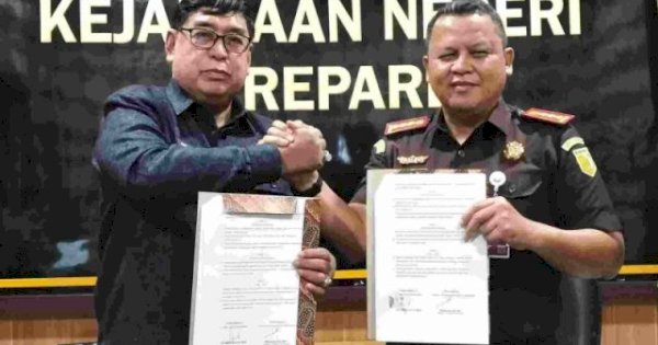 Pemkot Serahkan Hibah Bangunan Senilai 2,3 Miliar ke Kejaksaan Negeri Parepare