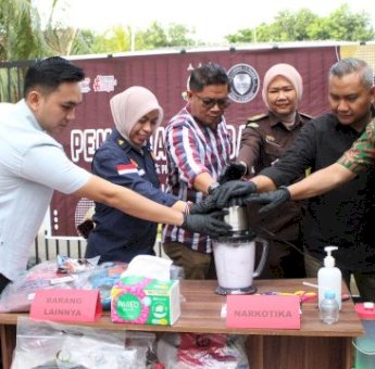 Kejaksaan Negeri Jeneponto Musnahkan Barang Bukti Sabu-sabu Puluhan Gram