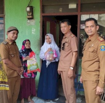 Dicetuskan Pj Bupati Reza, Pemkab Jeneponto Salurkan Bantuan Beras Premiun untuk Masyarakat Miskin