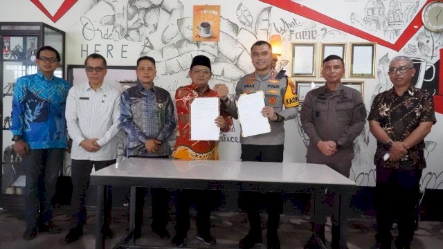 Pj. Bupati Andi Abubakar Serahkan Tanah Hibah ke Polres Bantaeng.