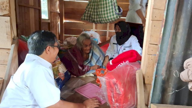 Pemkab Soppeng Salurkan Bantuan untuk Penyandang Disabilitas.