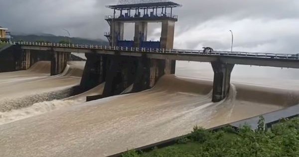 Waspada Banjir, Pintu Pelimpahan Air Bendungan Bili-bili Gowa Dibuka-Warga Diimbau Jauhi Sungai