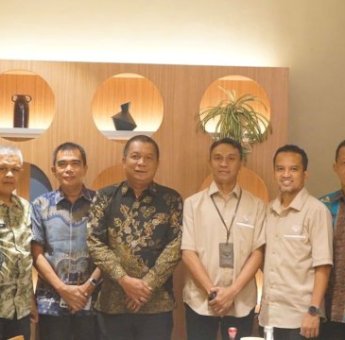 Pj Bupati Sidrap Idham Kadir Audiensi dengan Askrida Syariah Makassar