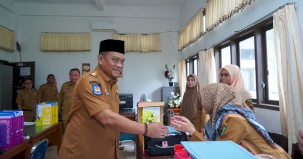 Perdana Berkantor Pasca Dilantik, Bupati Patahuddin Sidak Kantor Bupati Luwu