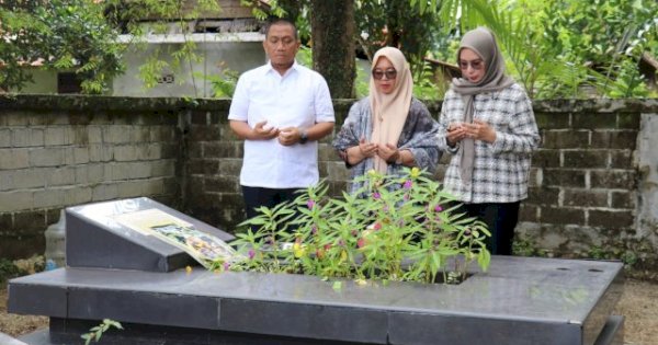 Bupati dan Wabup Ibas-Puspa Ziarah ke Makam Thoriq Husler Sebelum Bertolak ke Lutim