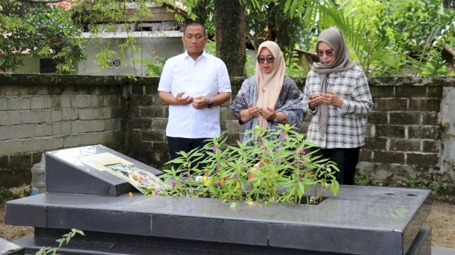 Bupati dan Wabup Ibas-Puspa Ziarah ke Makam Thoriq Husler.