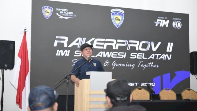 Ketua Umum IMI Sulsel Rusdi Masse Menyampaikan Sambutan dalam Rakerprov IMI ke-II.