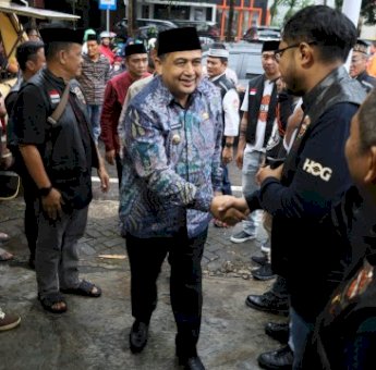 Wali Kota Makassar Apresiasi Bakti Sosial HDCI Salurkan Paket Sembako untuk 1.000 Petugas Kebersihan