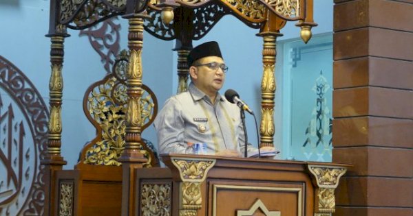 Wali Kota Munafri Tarawih Bersama Warga, Ingatkan Keutamaan 10 Malam Terakhir Ramadan