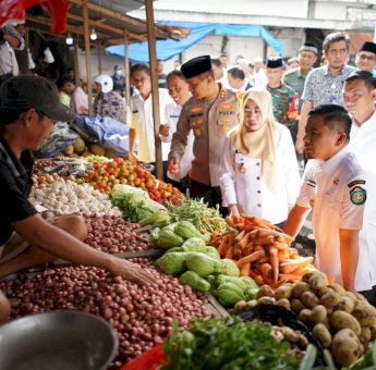 Jaga Stabilitas Harga, Wali Kota Parepare Tasming Hamid Tinjau Pasar dan Gudang Distributor