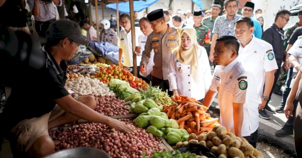 Jaga Stabilitas Harga, Wali Kota Parepare Tasming Hamid Tinjau Pasar dan Gudang Distributor