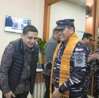 Kunker di Sulsel, Wali Kota Makassar Munafri Arifuddin Jemput KSAL Muhammad Ali di Lanud Sultan Hasanuddin