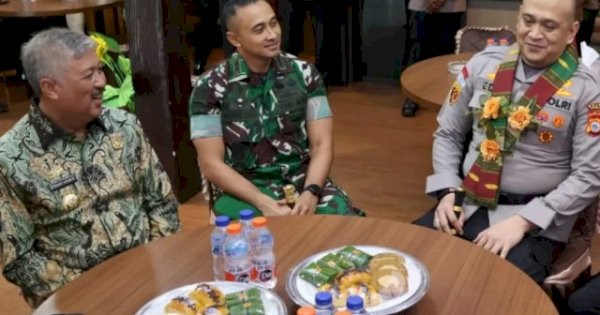 Bupati Irwan Hamid Hadiri Prosesi Lepas Sambut Kapolres Pinrang