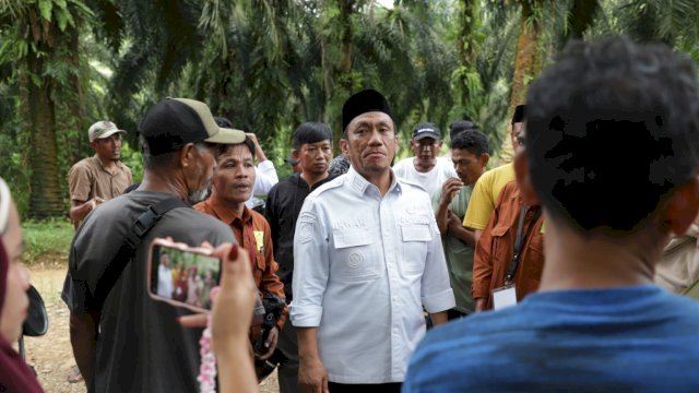 Bupati Lutim Ibas Janji Selesaikan Konflik Lahan Warga dan PTPN di Mantadulu: Tahan Diri Dulu