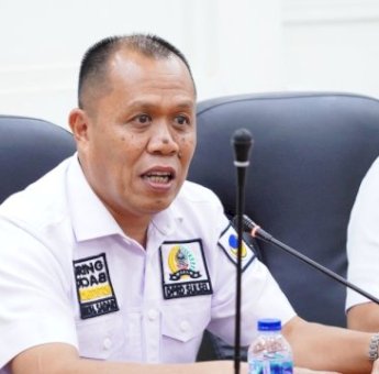 Tinjau Jalan Poros Sidrap-Soppeng, Muhammad Sadar Harap Dinas Bina Marga Lebih Tingkatkan Kualitas Pengerjaan