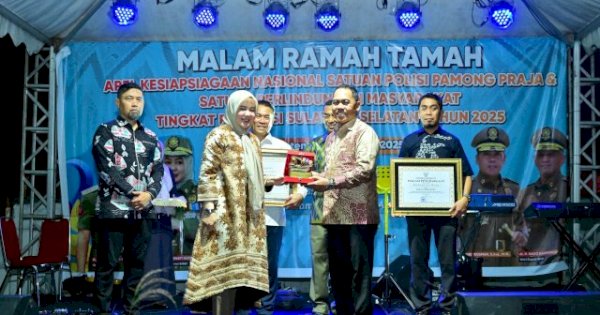 Wagub Sulsel Fatmawati Rusdi Ingatkan Satpol PP: Harus Humanis, Bukan Arogan