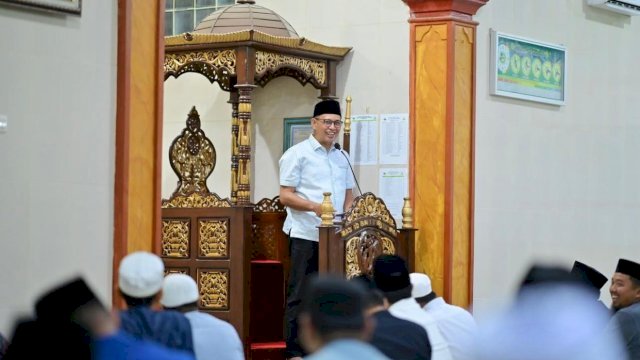 Ketua DPRD Makassar Supratman.