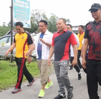 Anggota DPRD Lutra Awaluddin Meriahkan Olahraga Bersama Sambut Hari Bhayangkara ke-79