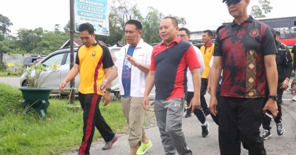 Anggota DPRD Lutra Awaluddin Meriahkan Olahraga Bersama Sambut Hari Bhayangkara ke-79